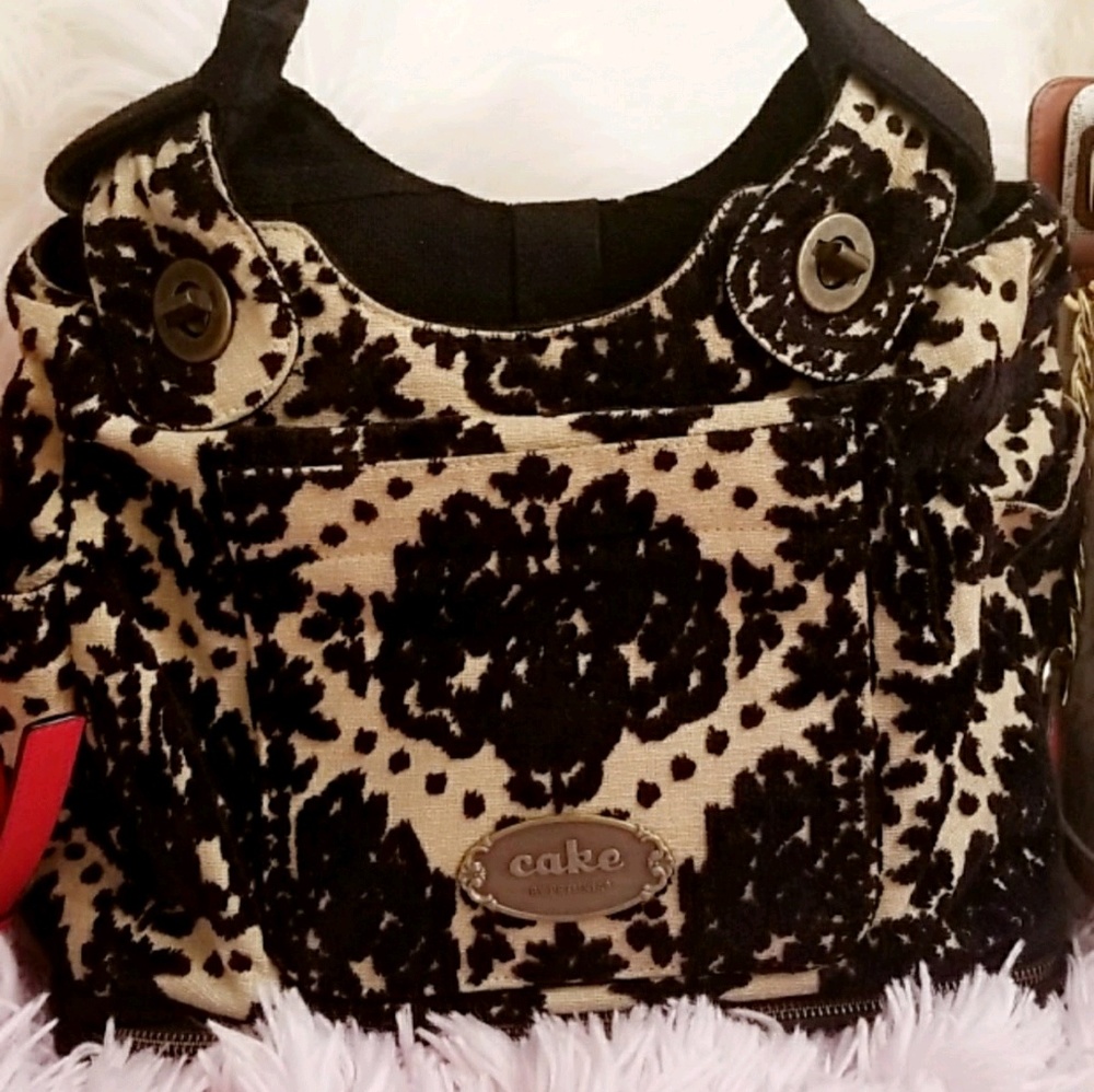 Petunia Pickle Bottom, Cake Society Satchel
